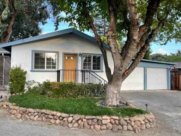 1BR/1BA Duplex on Ludell Dr · Walnut Creek photo 1