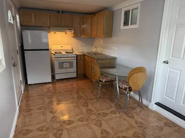 1BR/1BA Single Family House · Fremont photo 2