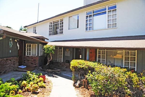 Apartments on Haddon Rd · Oakland photo 3