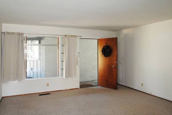 Apartments on Haddon Rd · Oakland photo 5