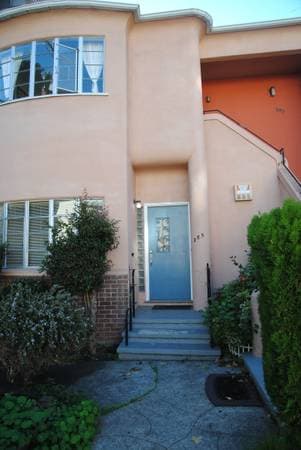 Flats on Lenox Ave · Oakland photo 1