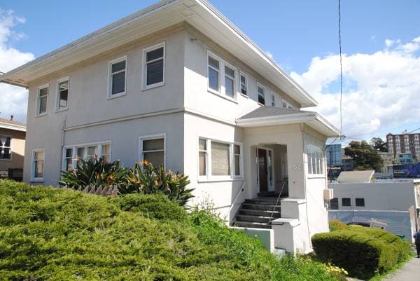 Apartments on Elwood · Oakland photo 1