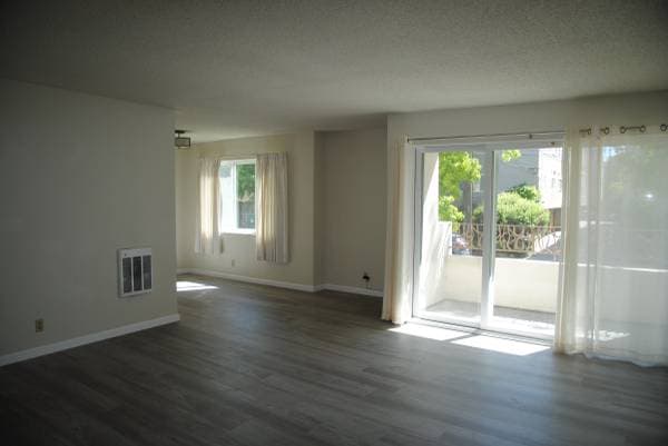 Apartments on Lee Street · Oakland photo 2
