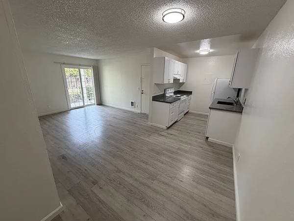 Sierra Vista Apartments photo 2