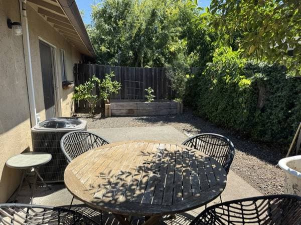 2BR/1BA Duplex · Napa photo 3