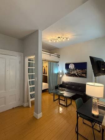 1BR/1BA Apartment · San Francisco photo 2