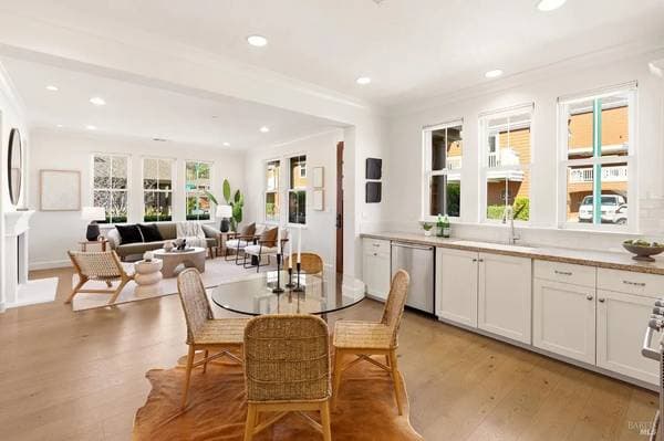 1BR/1BA Single Family House on Camellia Cir · Larkspur photo 3