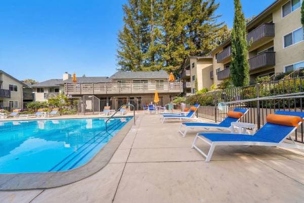 1BR/1BA Apartment on Hancock Street · Hayward photo 1
