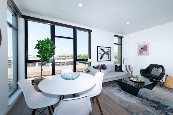 2BR/2BA Apartment on San Pablo Ave · Berkeley photo 5