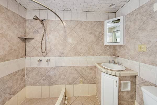 2BR/2BA Other · Burlingame photo 3