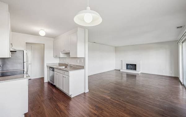 2BR/1BA Apartment · Larkspur photo 1