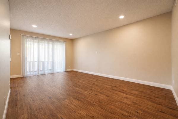 1BR/1BA Apartment on Hancock Street · Hayward photo 3