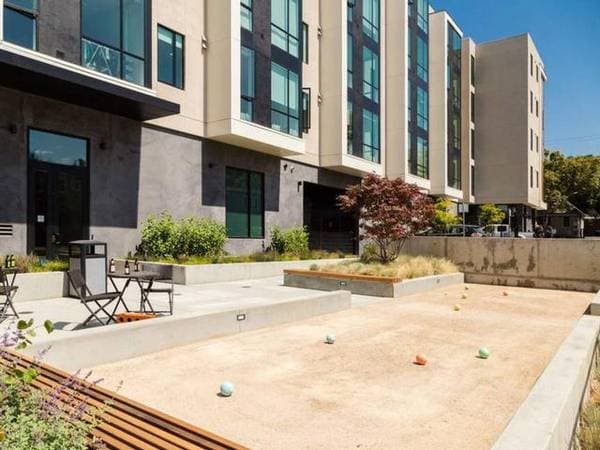 1BR/1BA Apartment on Fifth St. · Berkeley photo 2