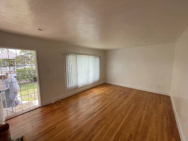 1BR/1BA Duplex on E. 6th Street Near Alexander Street · Gilroy photo 2