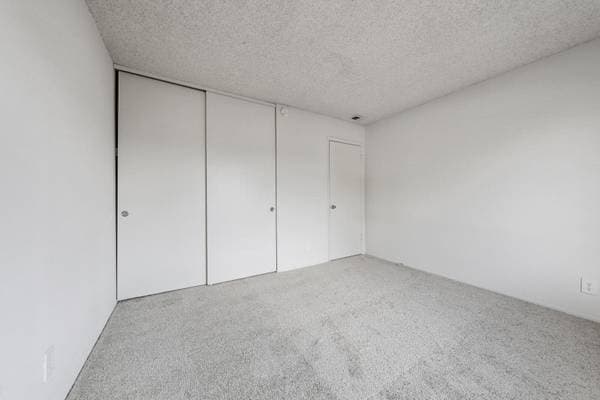 2BR/1BA Apartment on Hollis Avenue · Campbell photo 4