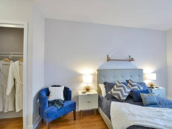 2BR/2BA Apartment on 3rd St. · San Francisco photo 3