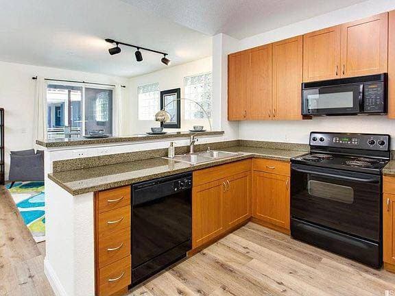 3BR/2BA Condo on 40th St · Emeryville photo 3