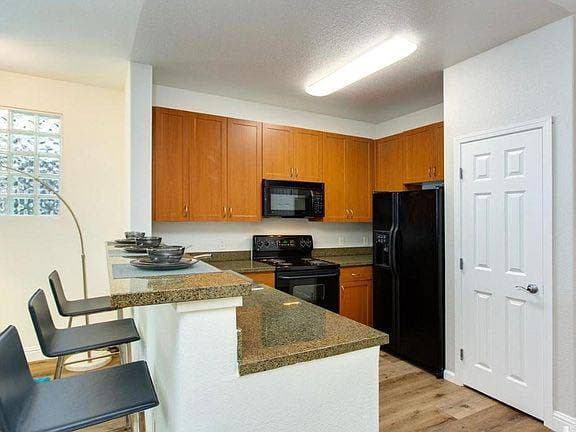 3BR/2BA Condo on 40th St · Emeryville photo 4
