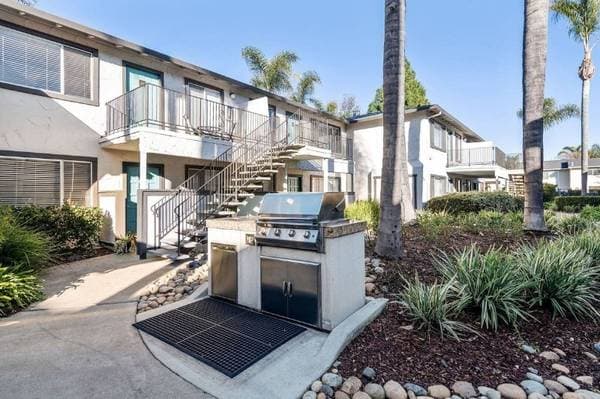 0BR/1BA Apartment on Hollis Avenue · Campbell photo 1
