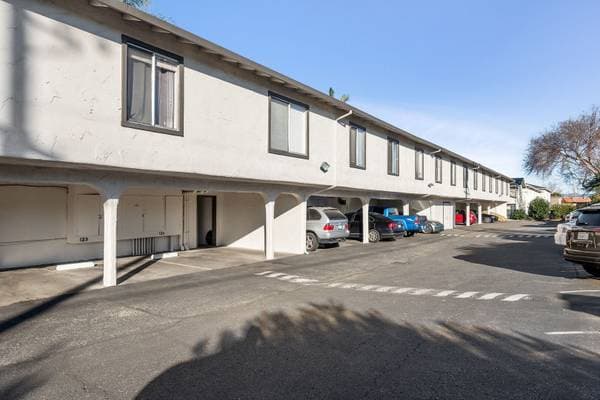 0BR/1BA Apartment on Hollis Avenue · Campbell photo 4