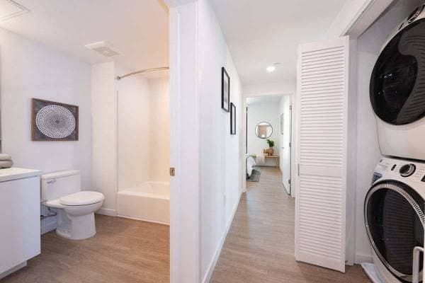 1BR/1BA Apartment on San Pablo Ave · Berkeley photo 5