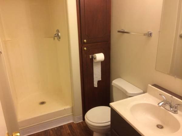 0BR/1BA Apartment · Lakeport photo 2
