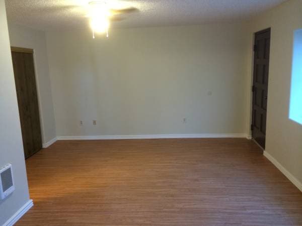 0BR/1BA Apartment · Lakeport photo 4