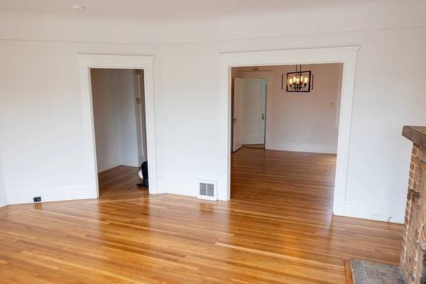 2BR/1BA Single Family House on 28th Ave · San Francisco photo 4