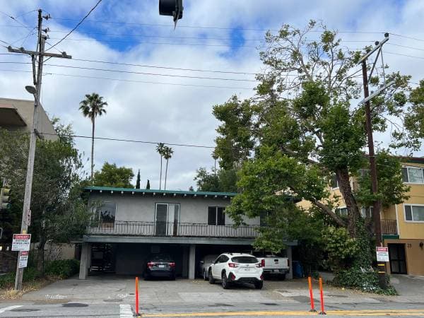 2BR/1BA Apartment on El Camino Real · San Mateo photo 2