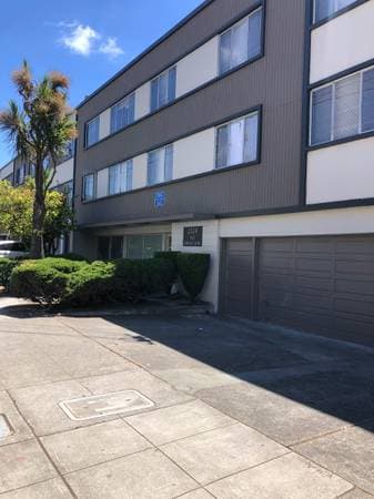 0BR/1BA Apartment on Dwight Way · Berkeley photo 2