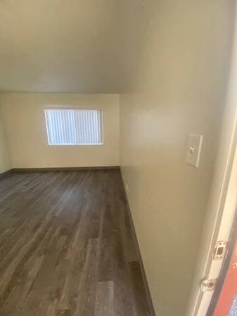 Tiki Apartments photo 2