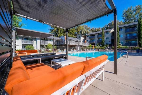 2BR/1BA Apartment on Hancock Street · Hayward photo 3