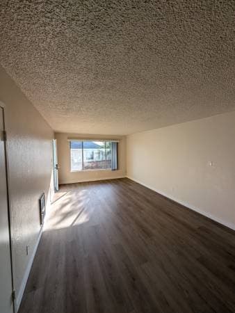 2BR/1BA Apartment · Oakland photo 2