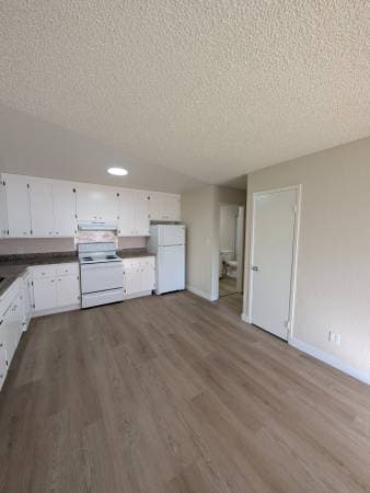 2BR/1BA Apartment · Oakland photo 4