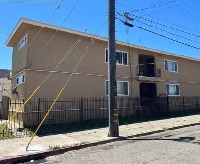 1BR/1BA Apartment · Oakland photo 1