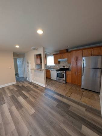 1BR/1BA Apartment · Oakland photo 5