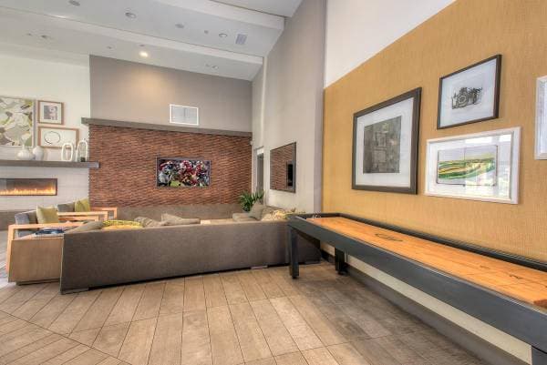 0BR/1BA Apartment on Golden Gate · Dublin photo 2