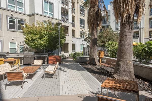 0BR/1BA Apartment on Golden Gate · Dublin photo 5