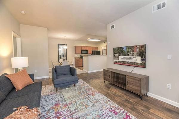 2BR/2BA Apartment on Valle Vista Ave · Vallejo photo 3