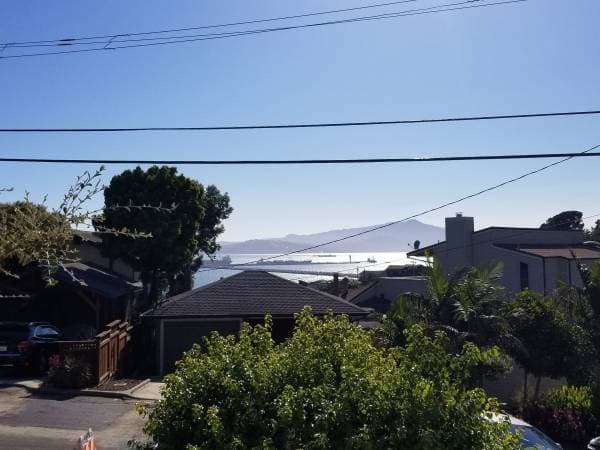 2BR/1BA Apartment on Golden Gate · Richmond photo 3
