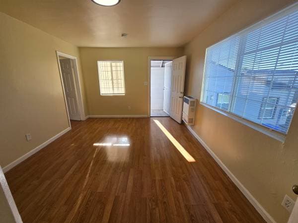 Apartments on Roosevelt Avenue · Richmond photo 4