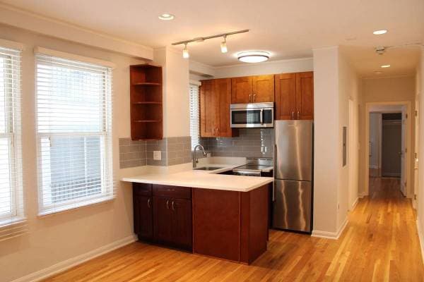 1BR/1BA Apartment · Oakland photo 2