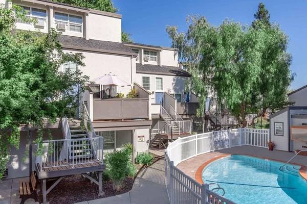 1BR/1BA Apartment on Contra Costa Boulevard · Pleasant Hill photo 4