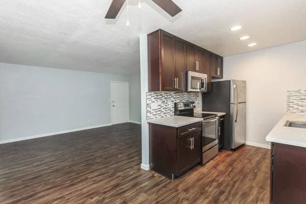 2BR/1BA Apartment on Stokes Street · San Jose photo 5