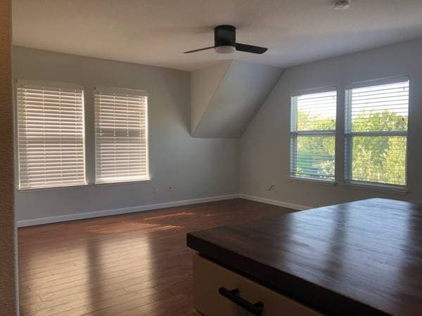 0BR/1BA Single Family House · Petaluma photo 1
