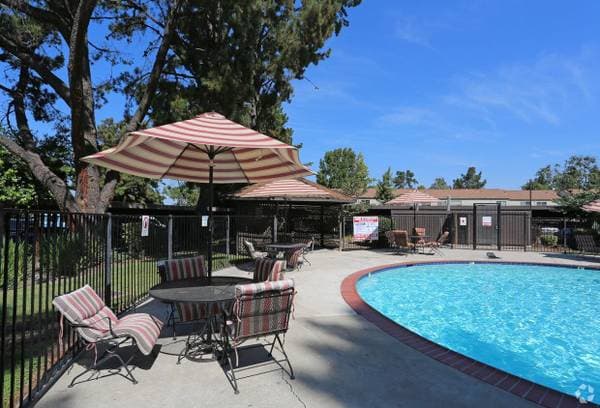 1BR/1BA Apartment on Northwood Dr · Concord photo 2