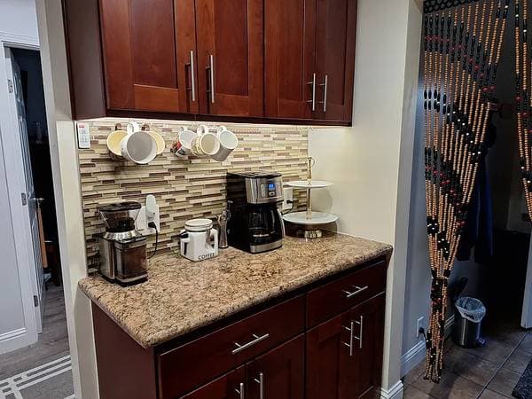 2BR/1BA Single Family House · Oakland photo 4