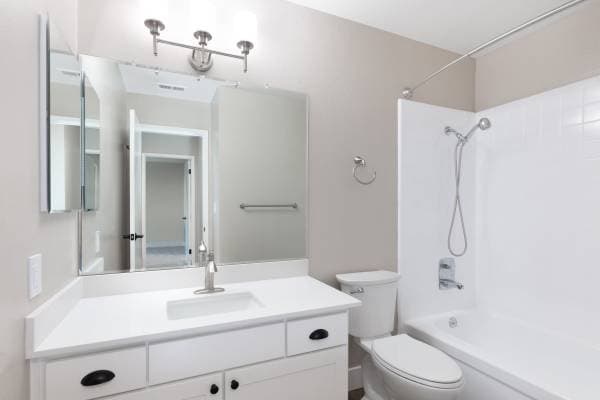 Apartments on Center Street · Hayward photo 4