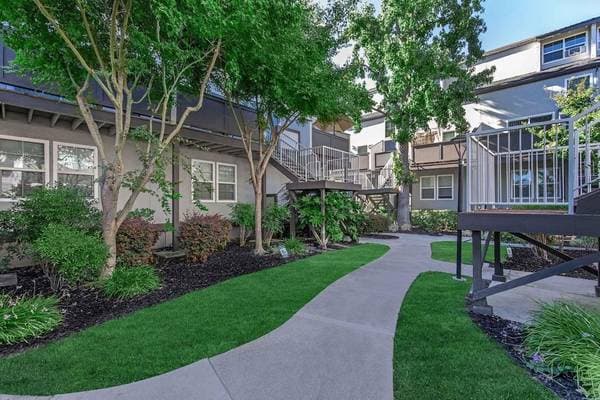 1BR/1BA Apartment on Contra Costa Boulevard · Pleasant Hill photo 3