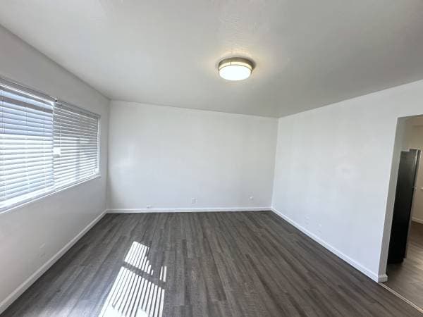 2BR/1BA Apartment · Oakland photo 4